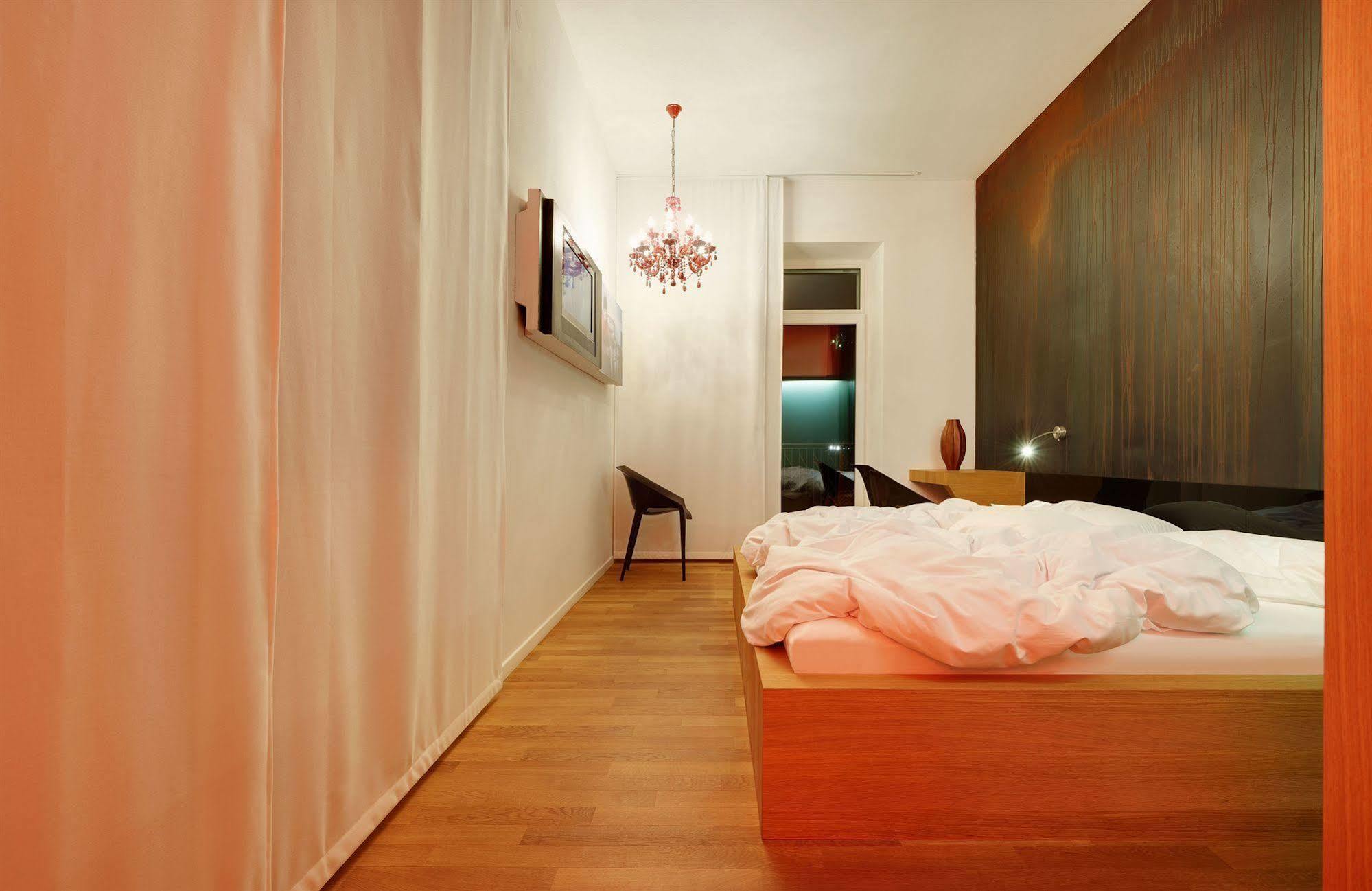 Boutique Hotel Imperialart Merano Bagian luar foto