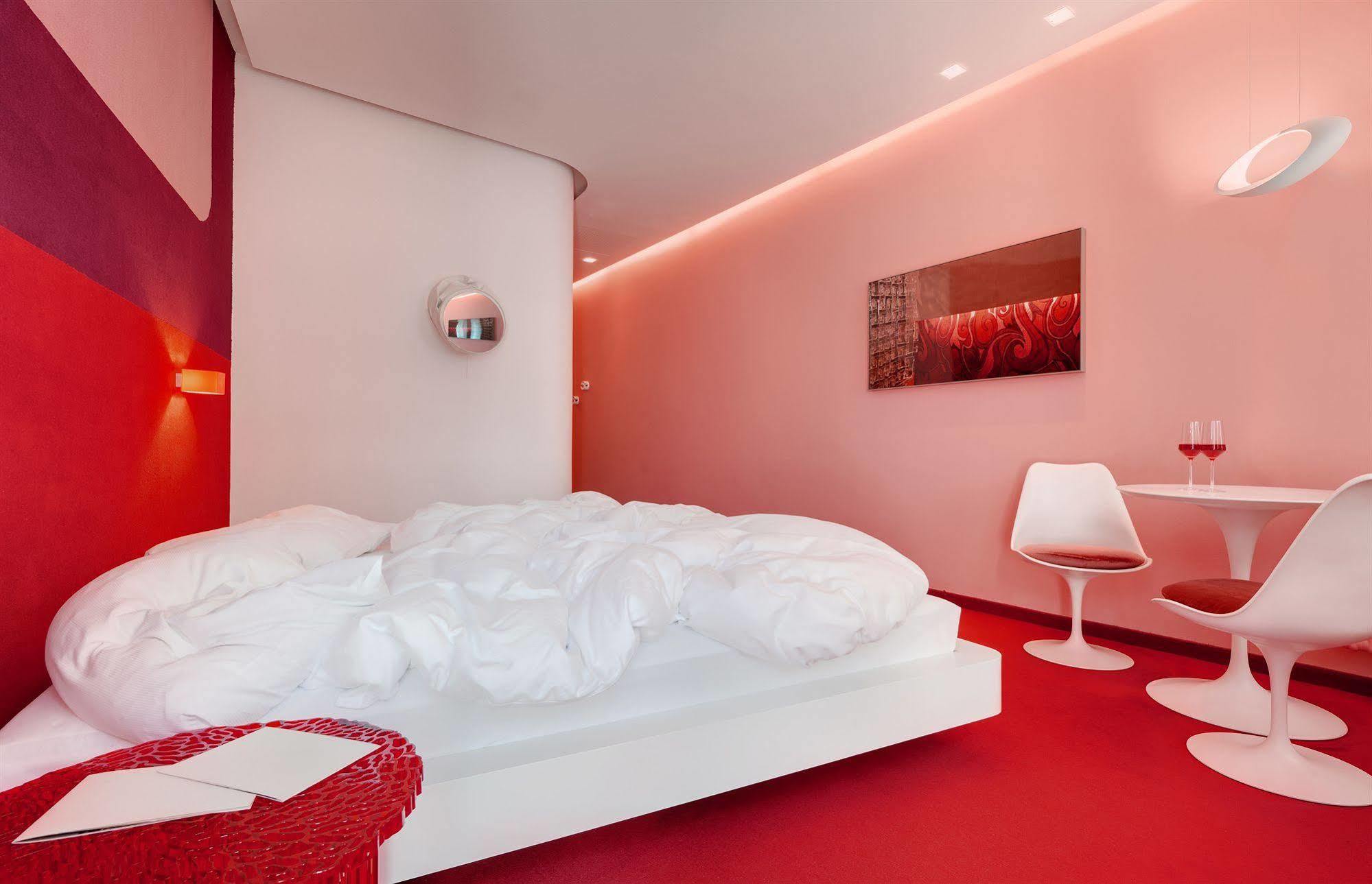 Boutique Hotel Imperialart Merano Bagian luar foto